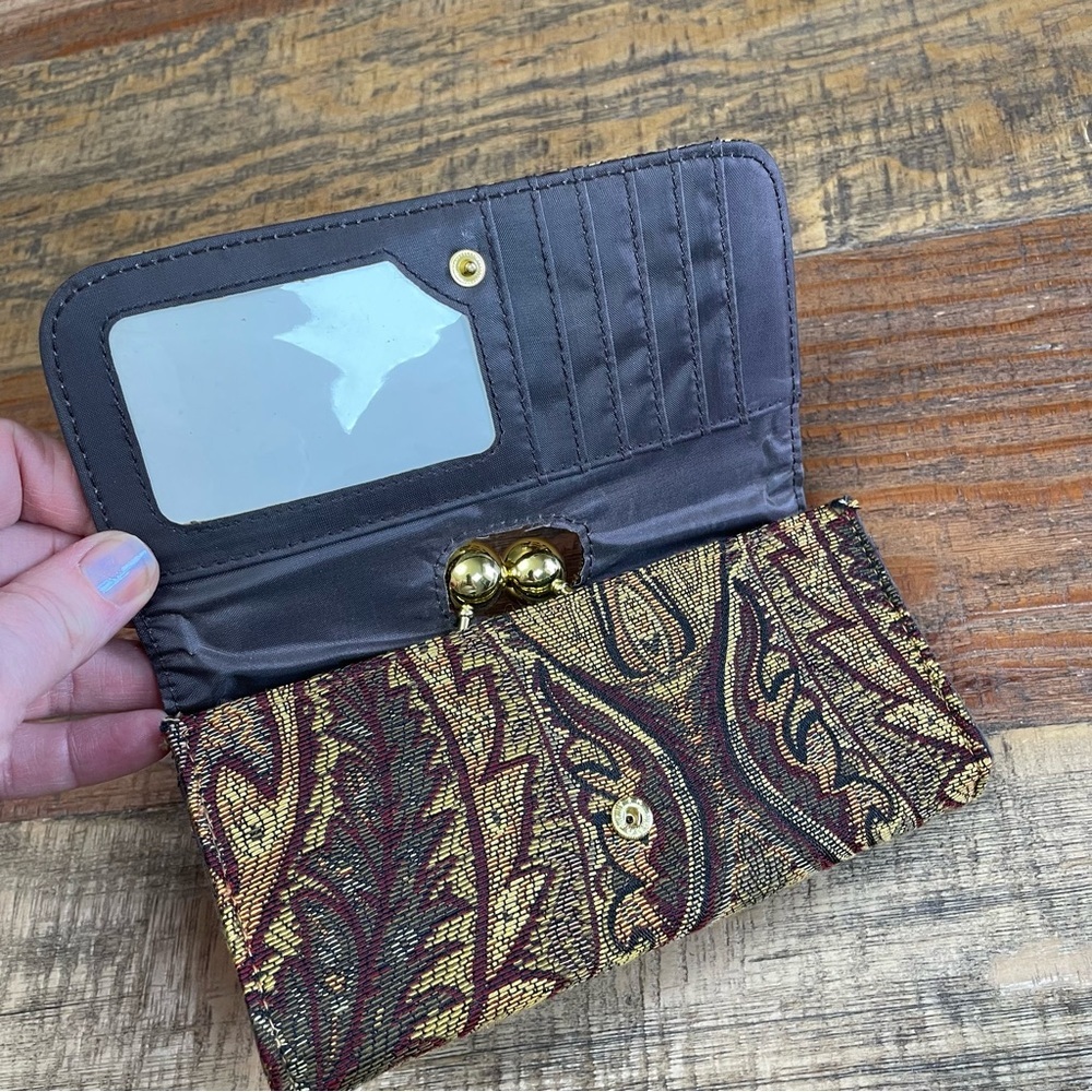 Braciano Gold Burgundy Tapestry Fabric Metallic Gold Accent Wallet - Picture 4 of 10